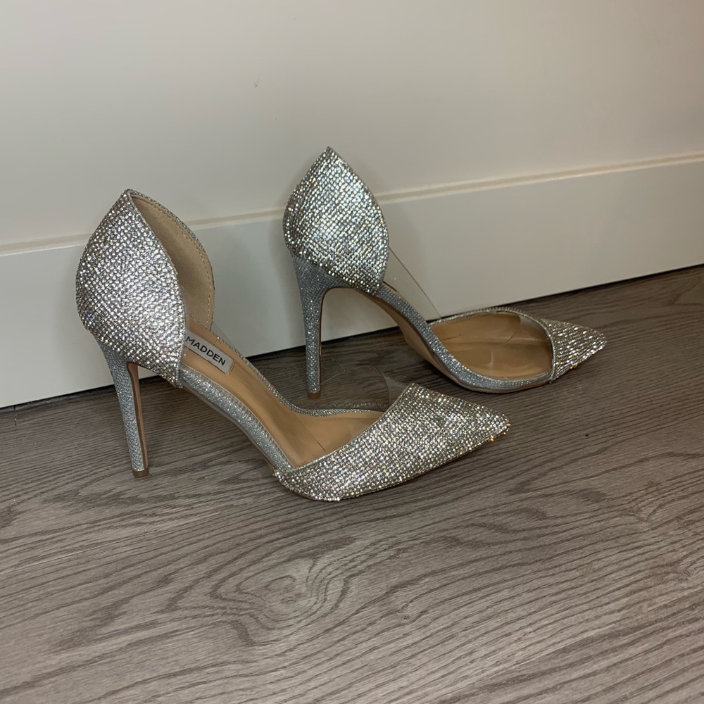 Steve Madden embellished pumps